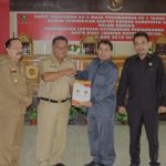 Bupati Sanggau Menyerahkan LKPJ Akhir Masa Jabatan Tahun 2014-2019