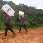 Perjuangan Mengangkut Logistik Pemilu di Pedalaman Perbatasan Entikong