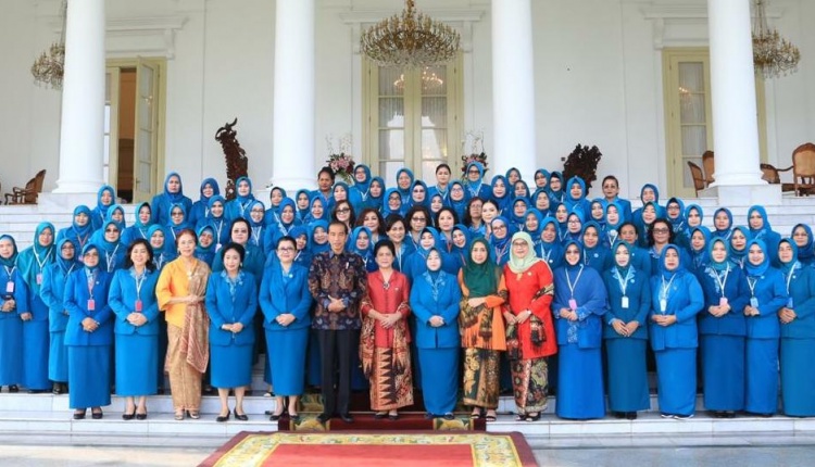 Ketua TP-PKK Sanggau Ny.Arita Apolina Paolus Hadi, S.Pd, M.Si Hadir Pada Acara Puncak Rakornas Di Istana Kepresidenan Bogor