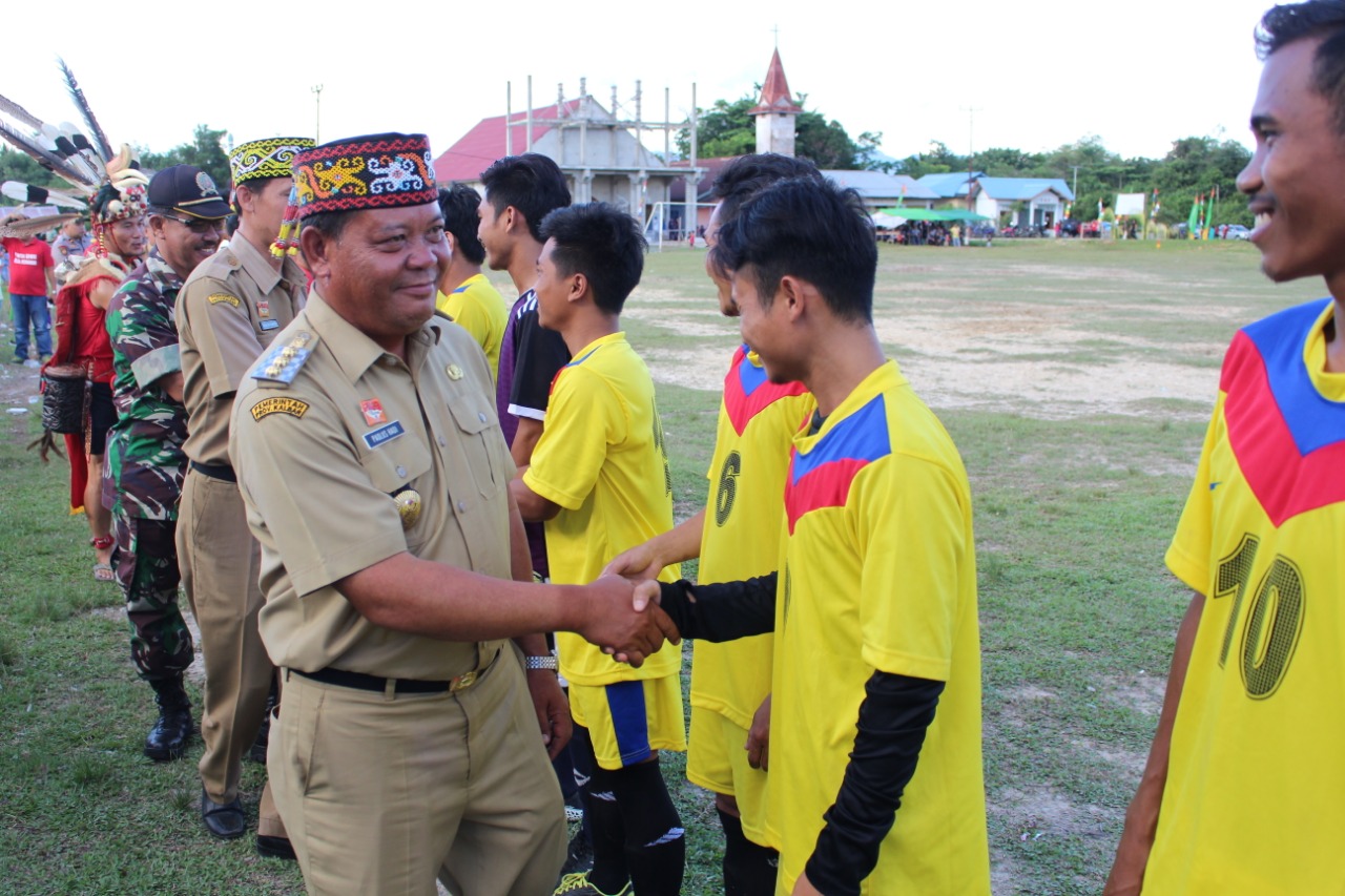Klub Putra Anser Menjuarai Turnament Sepak Bola “Gawai Cup” di Desa Kenaman Tahun 2019