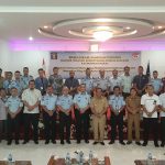 BUPATI SANGGAU MEMBUKA SOSIALISASI JAMINAN FIDUSIA DI KABUPATEN SANGGAU