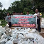 Cegah Karhutla Bhabinkamtibmas Sosialisasikan Menggunakan Spanduk