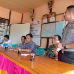 Bhabinkamtibmas Hadiri Rapat Kades DesaSebara Kecamatan Parindu