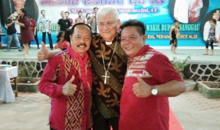 Berulang Tahun Ke 73, Uskup Sanggau Rayakan Bersama Umat 