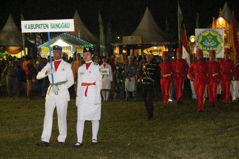 MABM Sanggau Menurunkan 300 Peserta Pada Kegiatan Festival Seni Budaya Melayu XII Tingkat Provinsi Kalbar Di Kabupaten Sekadau