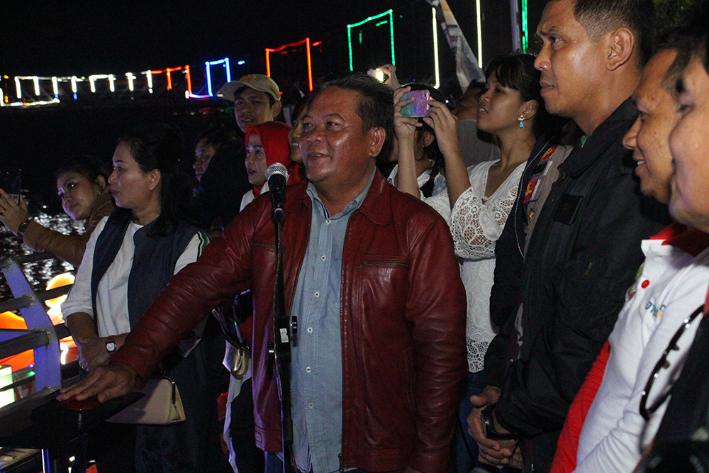 Keriang Bandong Menjadi Icon Malam Pergantian Tahun di Sanggau