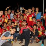 Bupati Sanggau Menyaksikan Pertandingan Final B’dell SC Vs Sahabat FC Pada Tournament Sepak Bola Kades Cup V Desa Pandan Sembuat