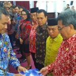 Plh. Bupati Sanggau Terima Hasil Penilaian Kepatuhan Standar Pelayanan Publik Dari Ombudsman