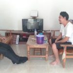 Bripka Anang Suwantoro DDS ke Rumah Warga Masyarakat yang ada di Desa Binaan