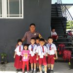 Polisi Sahabat Anak, Bhabinkamtibmas Sambangi Anak-Anak Sekolah di Desa Binaan