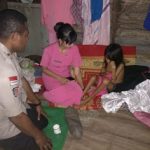 Kegiatan Bhakti Sosial Kapolsek Tayan Hilir Bantu Keluarga Kurang Mampu