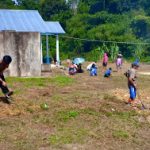 Bhabinkamtibmas Ikut Melaksanakan Kerja Bakti di Desa Binaan
