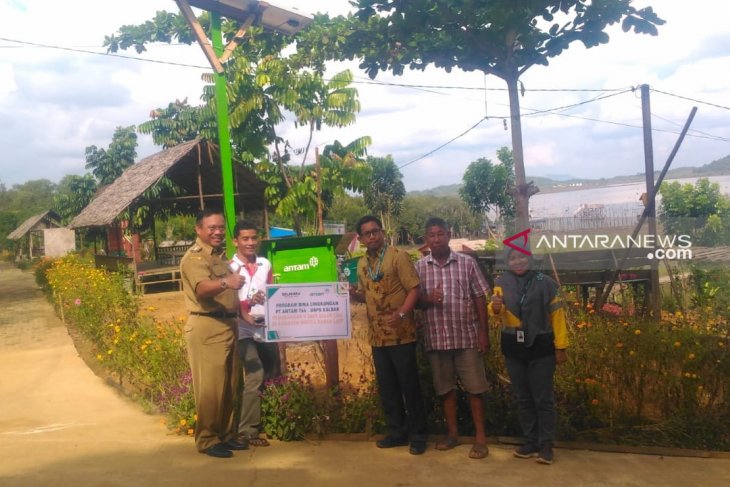 Antam salurkan bantuan untuk pengembangan wisata Danau Laet di Sanggau