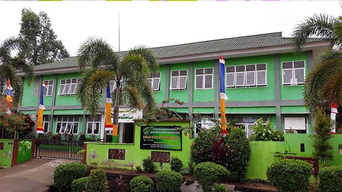 TRIBUNWIKI: Alamat Madrasah Ibtidaiyah Negeri Sanggau