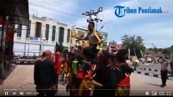 VIDEO: Sisingaan di Acara Pesta Rakyat Hari Bhayangkara Ke-73 Polres Sanggau