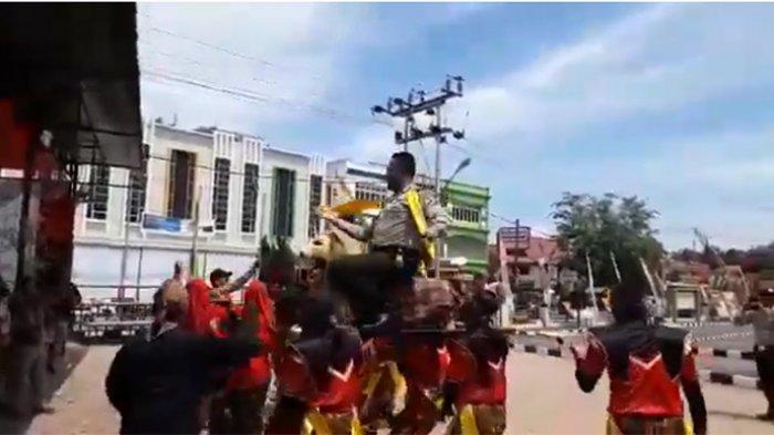 VIDEO: Tarian Sisingaan di Acara Pesta Rakyat dalam Rangka Hari Bhayangkara Ke-73 Polres Sanggau