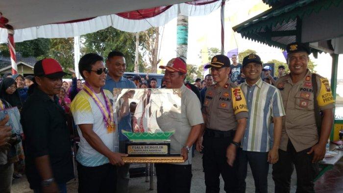 Tim Elang Jantan Sabet Juara Pertama Open Turnamen Sampan Bidar Piala Bergilir Polres Sanggau