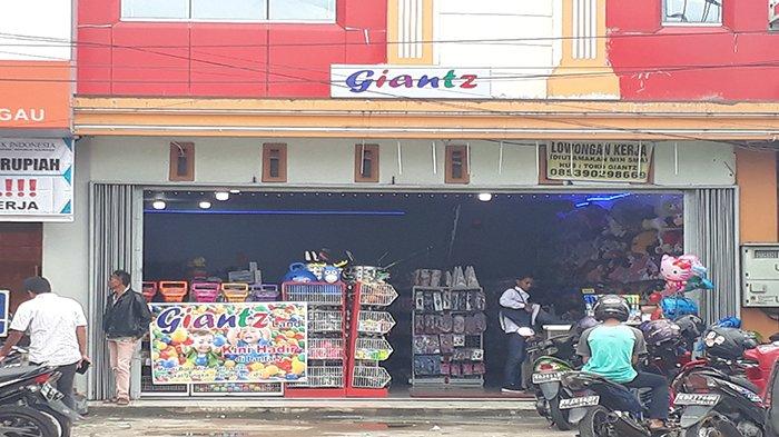 TRIBUNWIKI: Toko Giantz Sanggau Sediakan Wahana Permainan Anak-anak