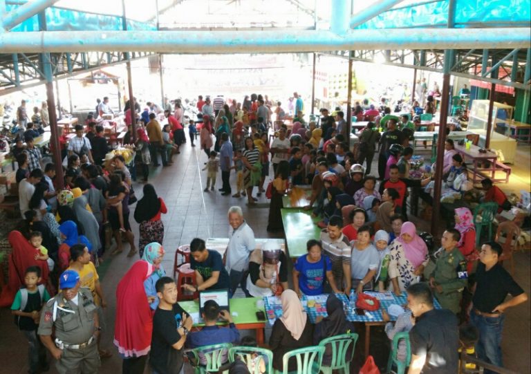 Pasar Murah Disambut Antusias Oleh Warga Kota Sanggau