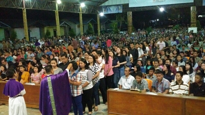 Ribuan Umat Katolik Kota Sanggau Mengikuti Misa Rabu Abu