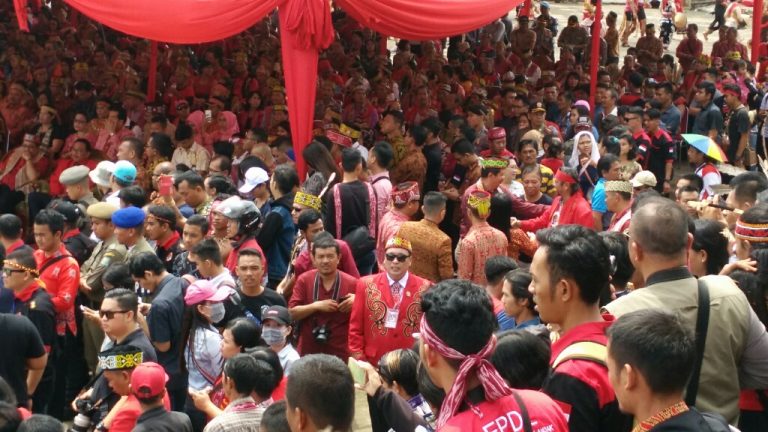 Ribuan Masyarakat Adat Dayak Meriahkan PGD Kalbar Tahun 2018