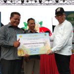 DURIAN SEROMBUT KAB. SANGGAU MENDAPATKAN PENGHARGAAN