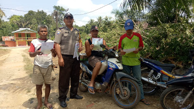 Patroli Sambang di Desa Binaan Bhabinkamtibmas Himbau Agar Taati Peraturan Berlalu Lintas