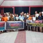 Laksanakan Sosialisasi Stop Karhutla Bhabinkamtibmas Juga Bagikan Maklumat Kapolda Kalbar