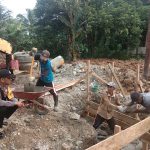 Sambangi Masyarakat yang Sedang Beraktifitas Bhabinkamtibmas Sampaikan Pesan Kamtibmas