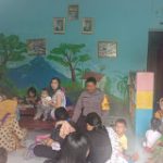 Polisi Sahabat Anak, Bhabinkamtibmas Sapa Anak-Anak di Desa Binaannya