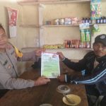 Ngopi Bersama Warga Brigadir Ahmad Kardoyo Juga Bagikan Brosur Maklumat Kapolda
