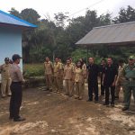 Bhabinkamtibmas Pimpin Apel Pagi di Depan Kantor Desa Mandong