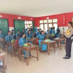 Bhabinkamtibmas Laksanakan Binluh di SMAN 1 Toba