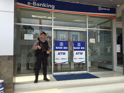 Anggota Sabhara Polres Sanggau Laksanakan Kegiatan Pengamanan Bank