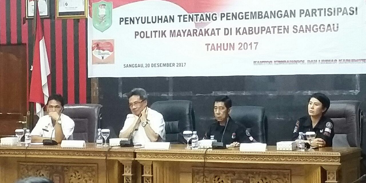PENYULUHAN TENTANG PENGEMBANGAN PARTISIPASI POLITIK MASYARAKAT DI KABUPATEN SANGGAU TAHUN 2017