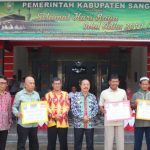 Jelang Hari Raya Idul Adha, Wabup Sanggau Serahkan Bantuan Hewan Kurban