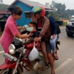 Peduli Dampak Kabut Asap, Jajaran Polsek Tayan Hilir Bagikan Masker Gratis