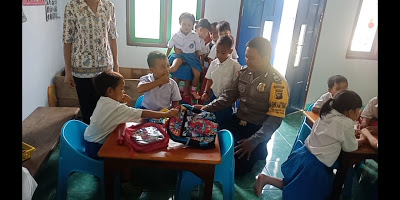 Jalin Kedekatan Bersama Anak-Anak Bhabinkamtibmas Sambangi Paud Wirasada Dusun Bantan