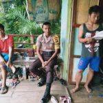 Melalui Kegiatan Sambang, Bhabinkamtibmas Bagikan Maklumat Kapolda Kalbar