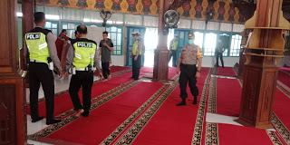 Wakapolres Sanggau Kunjungi Tempat Ibadah Pekong dan Masjid