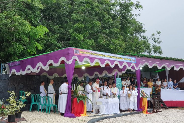 Uskup Sanggau lakukan pemberkatan tempat wisata rohani Sungai Ayak