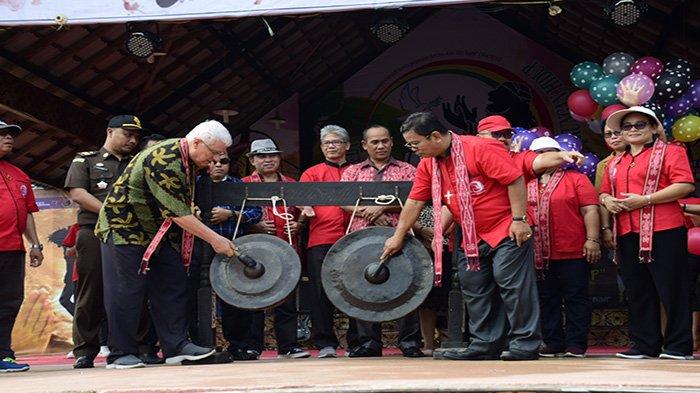 Uskup Keuskupan Sanggau Buka Kegiatan BKSN dan Pesparani 2019 Kabupaten Sekadau