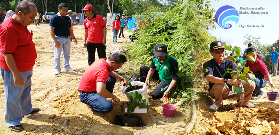 Senam Sehat dan Penanaman Pohon di Kawasan Wisata Pancur Aji Sanggau