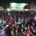 Masyarakat Sanggau Antusias Saksikan Pagelaran Wayang Golek Dari Kota Bandung Pada Acara Mengkeut Kadeudeuh Baraya Sunda Tahun 2019