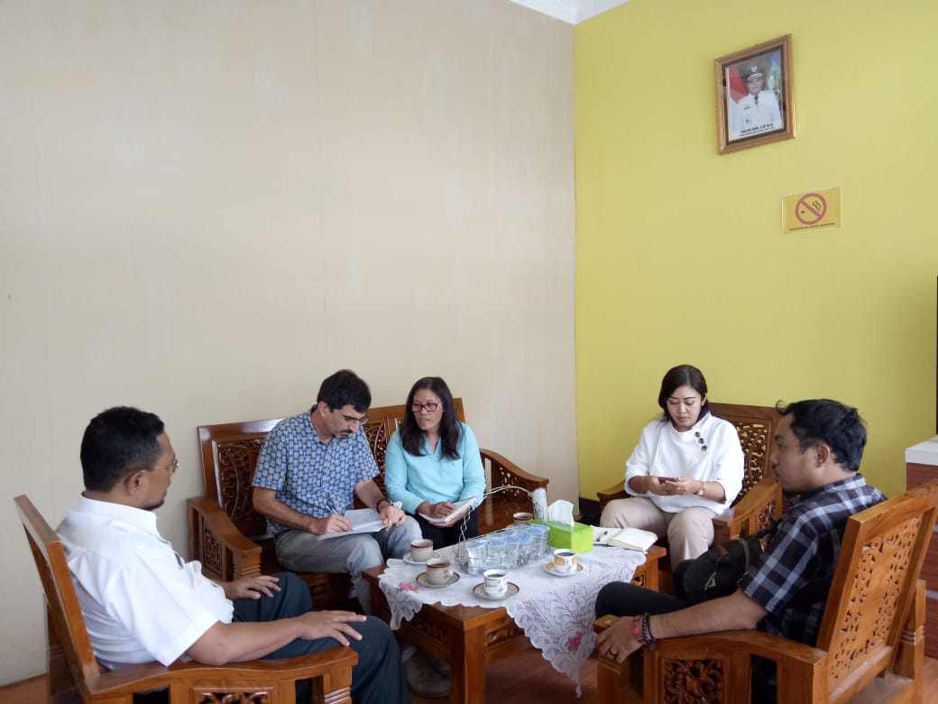 Tim Evaluator Independen Institut Dayakologi Audiensi dengan Kadis Bunnak