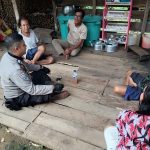 Himbau Jangan Percaya Berita Bohong Bhabinkamtibmas Sambangi Masyarakat