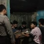 Bijak Bermedsos itu yang Disampaikan Bhabinkantibmas Kepada Sekelompok Pemuda