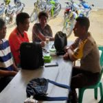 Sambil Ngopi Bhabinkamtibmas Sampaikan Pesan Kamtibmas