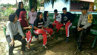 Sambangi Siswa/Siswi Bhabinkamtibmas Himbau Jangan Melakukan Kenakalan Remaja