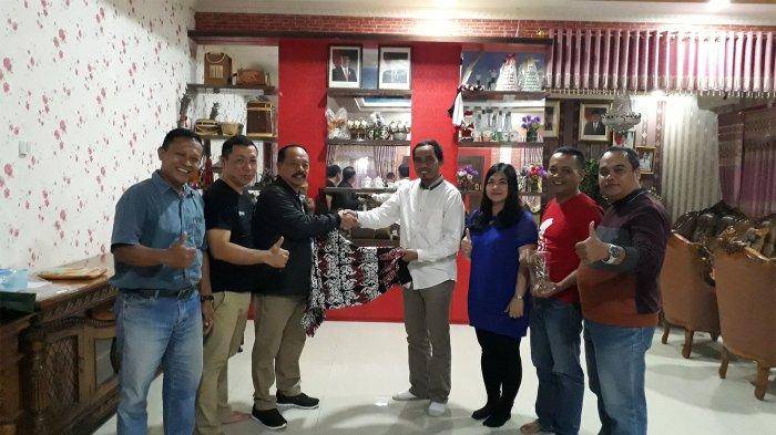 Manajemen Tribun Pontianak Silahturahmi Bersama Wakil Bupati Sekaligus Ketua DAD Sanggau